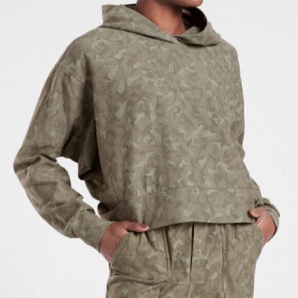 Athleta printed Farallon camo hoodie cropped pullover sweatshirt size M - Picture 3 of 7